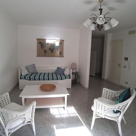 La Voliera Apartment Castro  Bagian luar foto